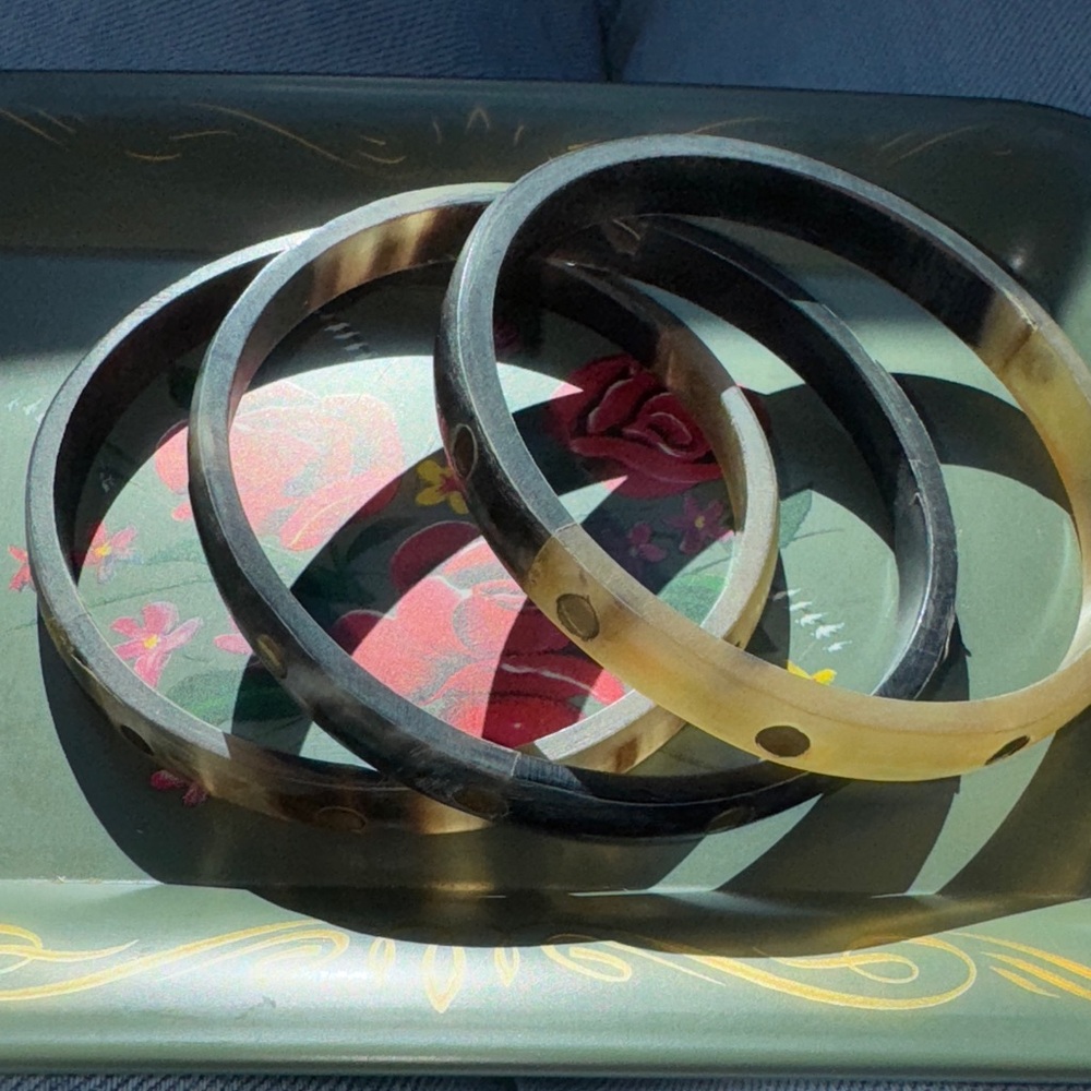 🛍️Elegant Black, Brown and Tan Bangles🛍️